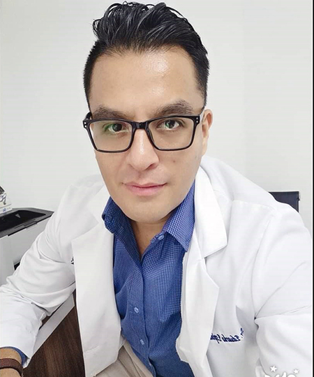 Dr. Eduardo Espinoza, Geriatra